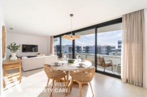 Amazing 2 bed apartment in Higueron West